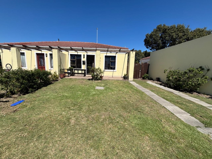 To Let 2 Bedroom Property for Rent in Stellendale Western Cape